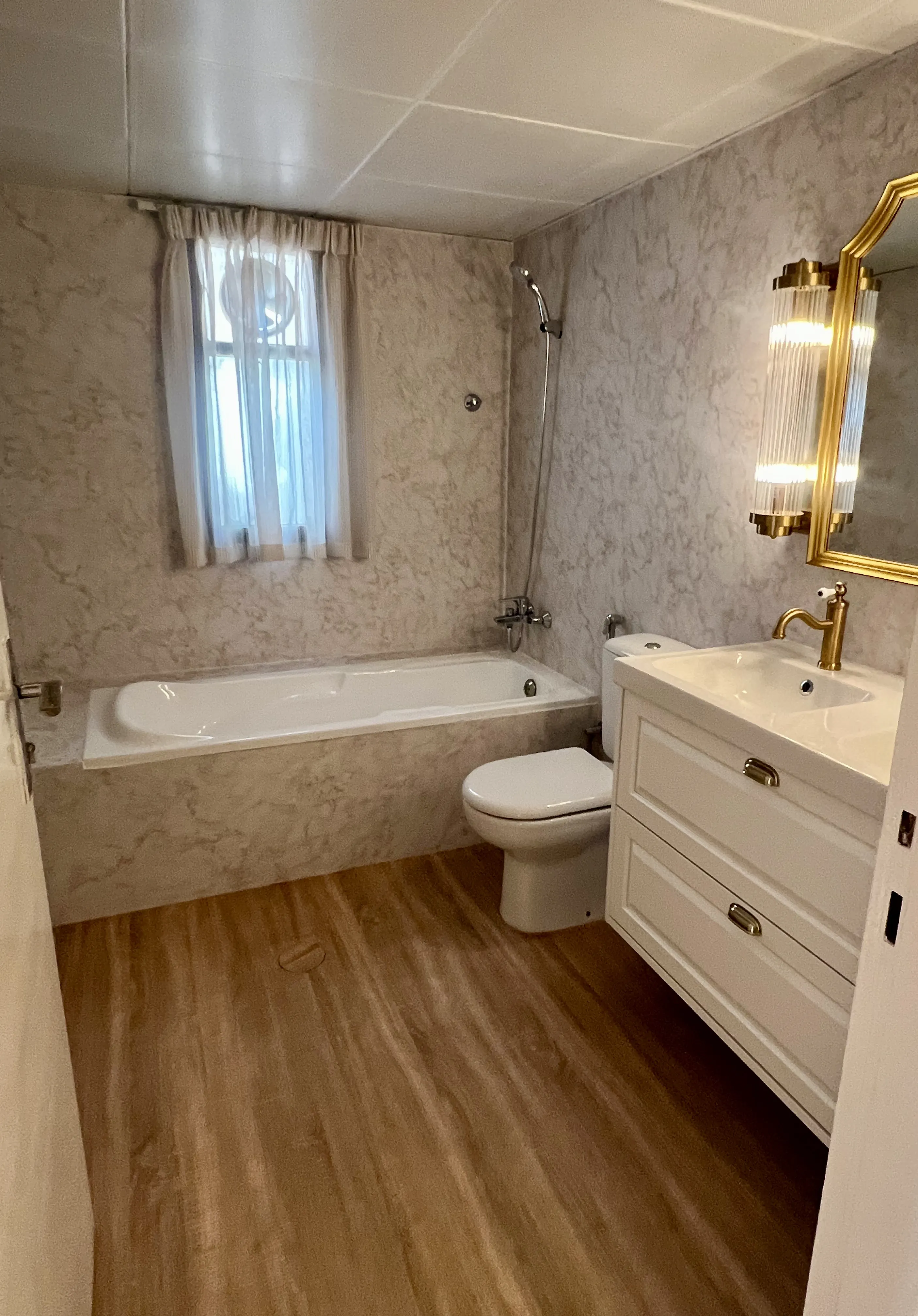 Bathroom after vinyl wrapping — showcase 7