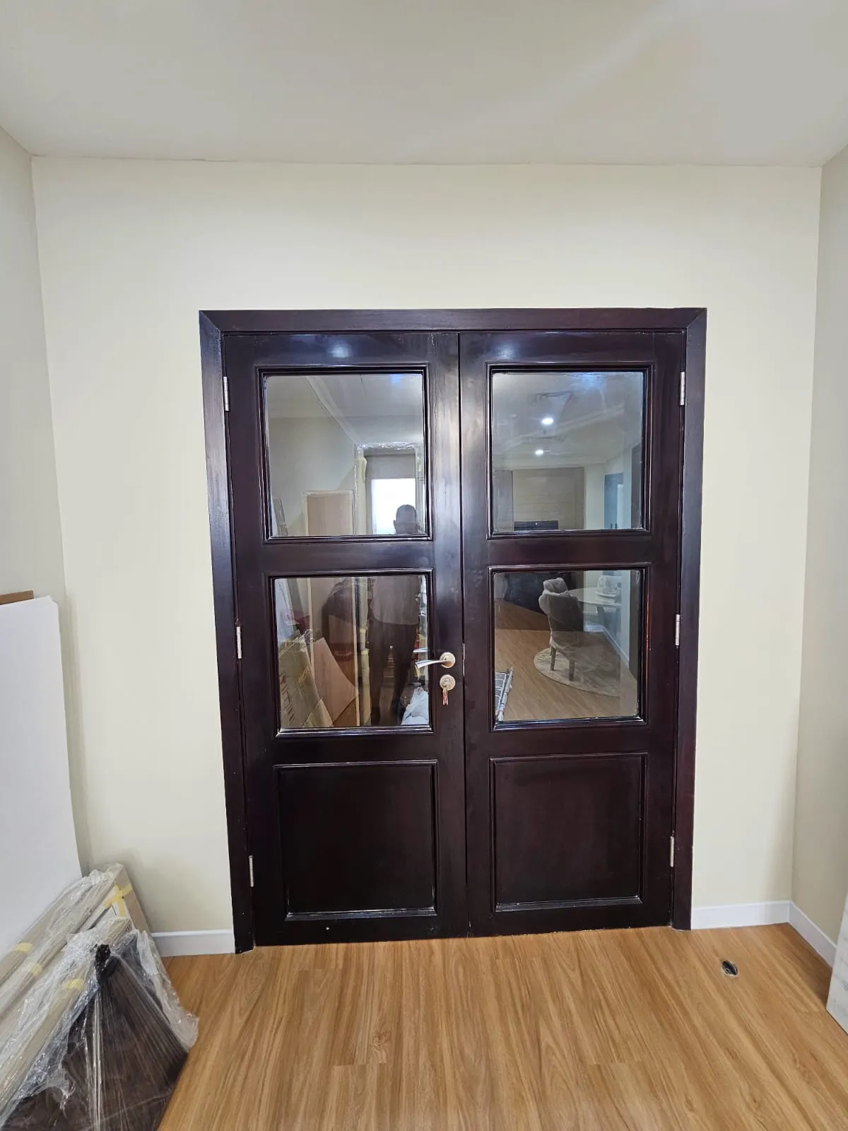 Doors and windows before vinyl wrapping — showcase 10