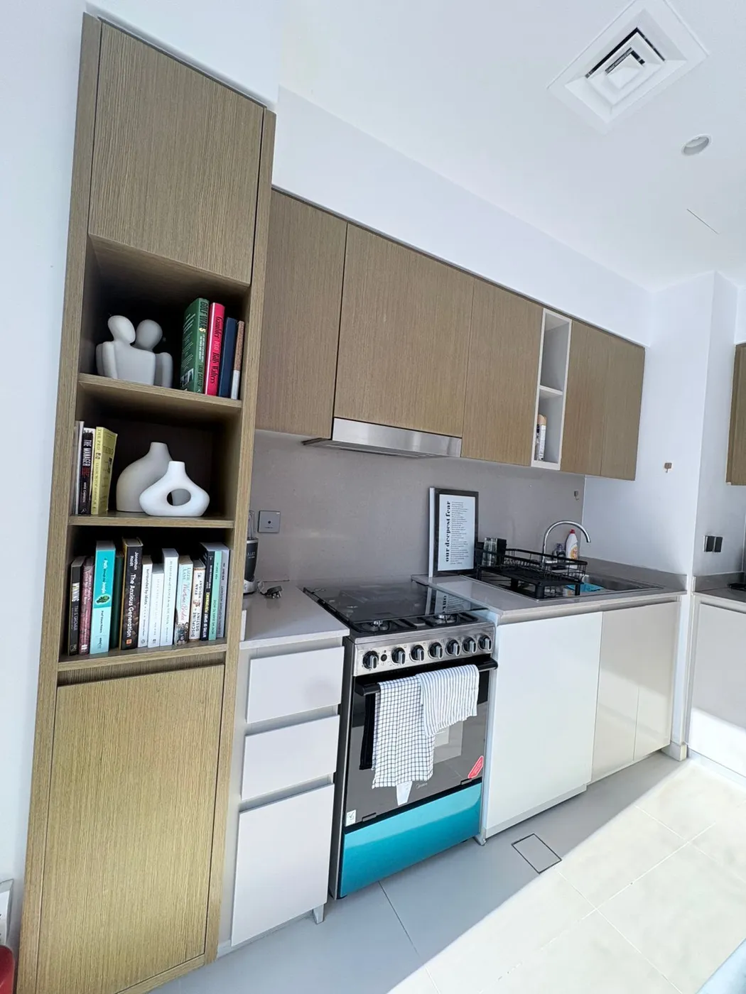 Kitchen before vinyl wrapping — showcase 5