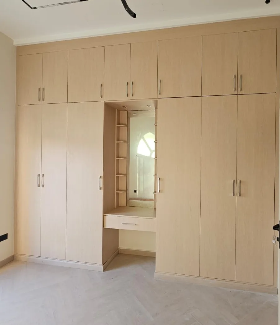 Wardrobe after vinyl wrapping — showcase 2