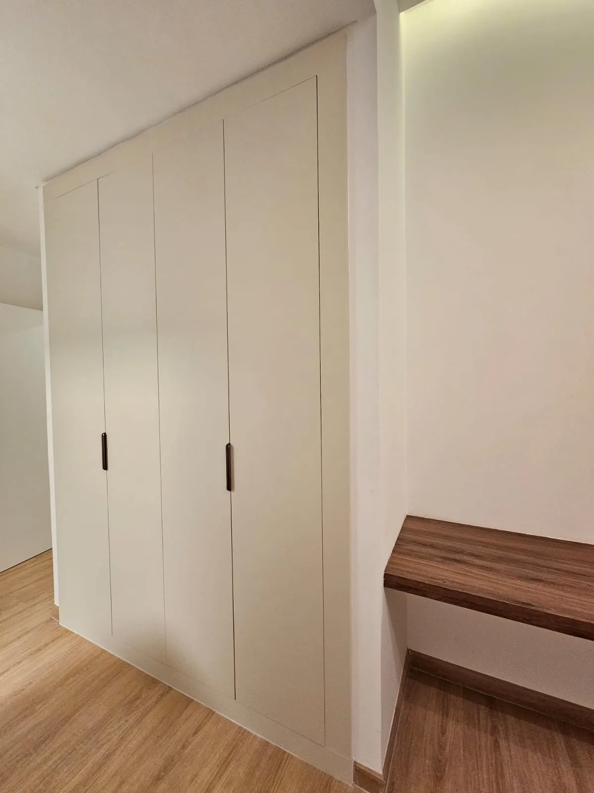Wardrobe after vinyl wrapping — showcase 7